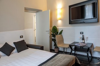 The Independent Suites fotoğrafı