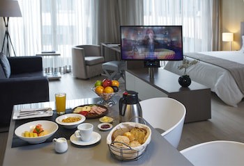100 Luxury Suites By Preferred