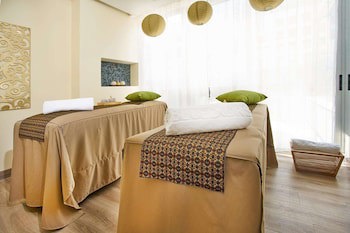 100 Luxury Suites By Preferred