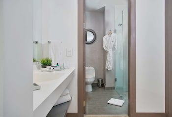 100 Luxury Suites By Preferred