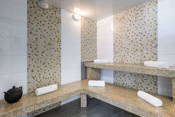 100 Luxury Suites By Preferred