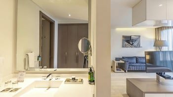 100 Luxury Suites By Preferred
