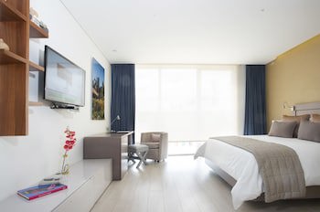 100 Luxury Suites By Preferred