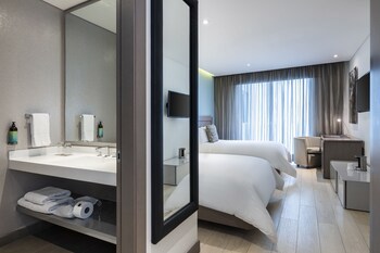 100 Luxury Suites By Preferred