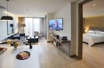 100 Luxury Suites By Preferred
