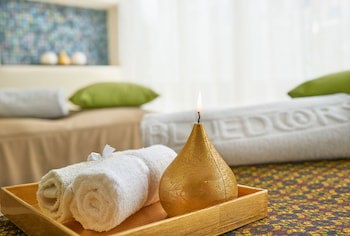 100 Luxury Suites By Preferred