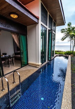 Borneo Beach Villas
