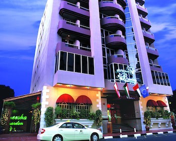 Broadway Hotel
