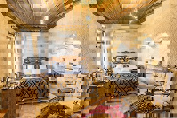 Phocas Cave Suites - Special Class