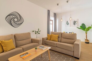Feelathome Merced Apartments