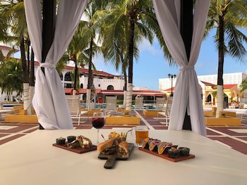 Cozumel Hotel & Resort, Trademark Collection By Wyndham