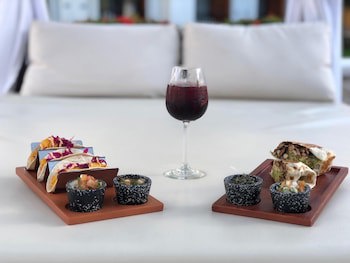 Cozumel Hotel & Resort, Trademark Collection By Wyndham