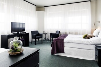 22 Hill Hotel