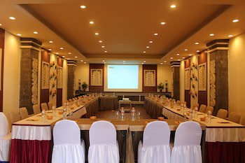 Clv Hotel & Villa