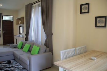 Clv Hotel & Villa