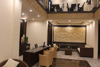 Clv Hotel & Villa