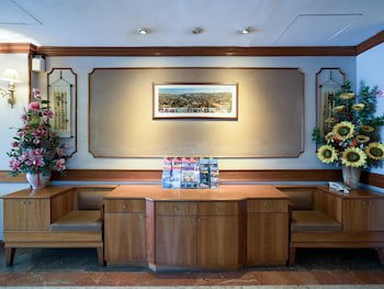 Four Chain View Hotel