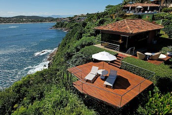 Cliffside Luxury Inn