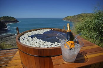 Cliffside Luxury Inn