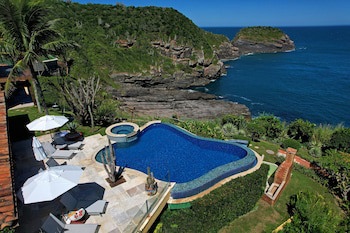 Cliffside Luxury Inn