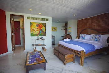 Cliffside Luxury Inn