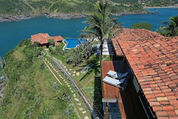 Cliffside Luxury Inn