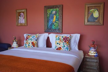 Cliffside Luxury Inn