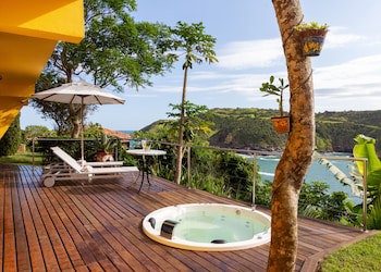 Cliffside Luxury Inn