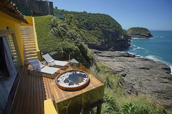 Cliffside Luxury Inn