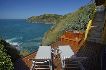 Cliffside Luxury Inn