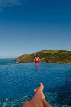 Cliffside Luxury Inn