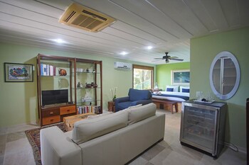 Cliffside Luxury Inn