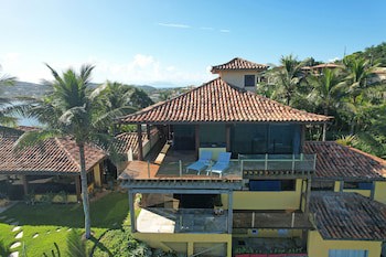 Cliffside Luxury Inn