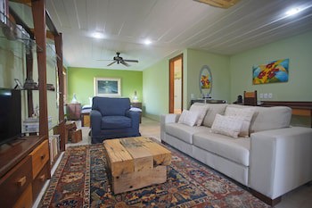 Cliffside Luxury Inn