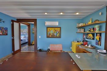 Cliffside Luxury Inn