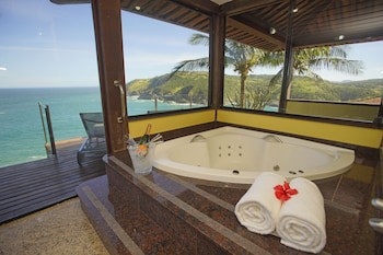 Cliffside Luxury Inn