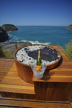 Cliffside Luxury Inn