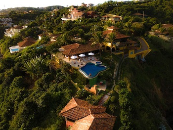 Cliffside Luxury Inn
