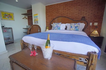 Cliffside Luxury Inn