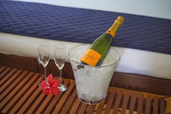Cliffside Luxury Inn