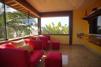 Cliffside Luxury Inn