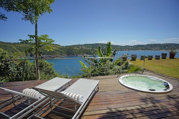 Cliffside Luxury Inn