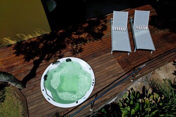 Cliffside Luxury Inn
