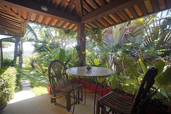 Cliffside Luxury Inn