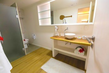 Dolphin Hotel