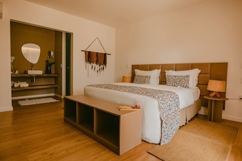 Dolphin Hotel