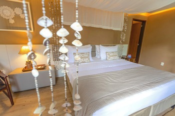 Dolphin Hotel