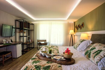 Dolphin Hotel