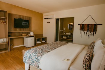 Dolphin Hotel