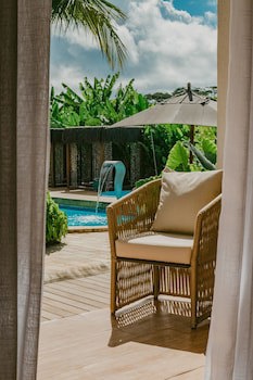 Dolphin Hotel